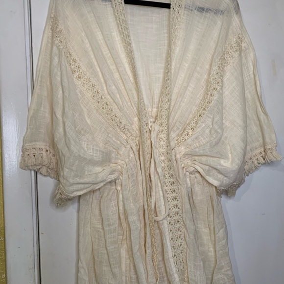 Cream Lace-Trimmed Kimono Cardigan - Picture 1 of 8